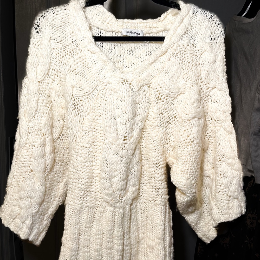 Bebe Women's Ivory V-Neck Sweater